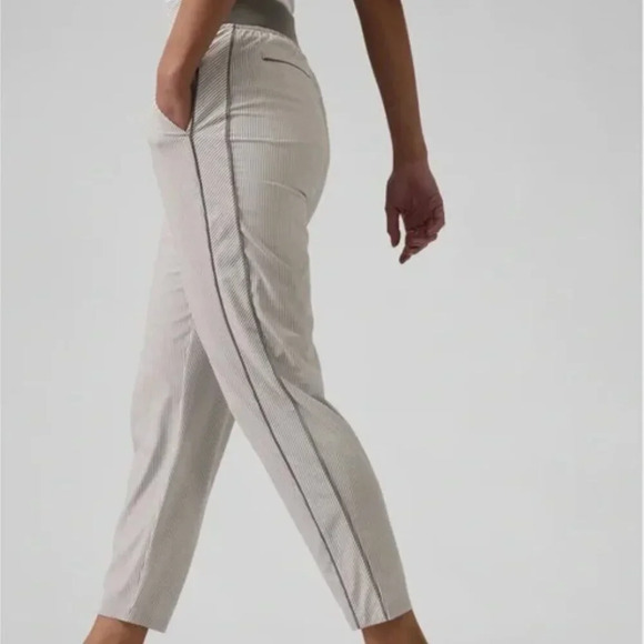 Athleta Brooklyn Gray/WhiteStriped Ankle Pant Size 6 - Picture 1 of 7